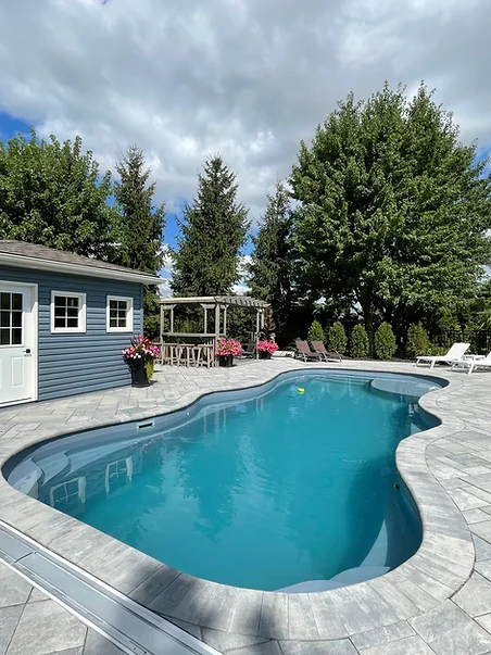 Detail of a Viridity fiberglass pool